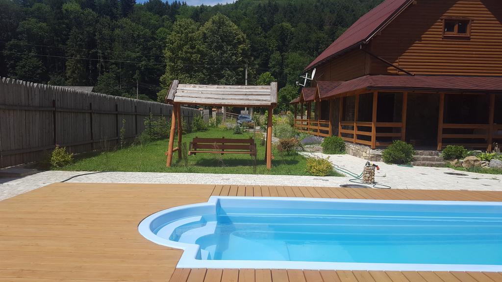 Guest House In Carpathians ミホヴォ エクステリア 写真
