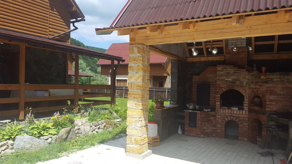 Guest House In Carpathians ミホヴォ エクステリア 写真
