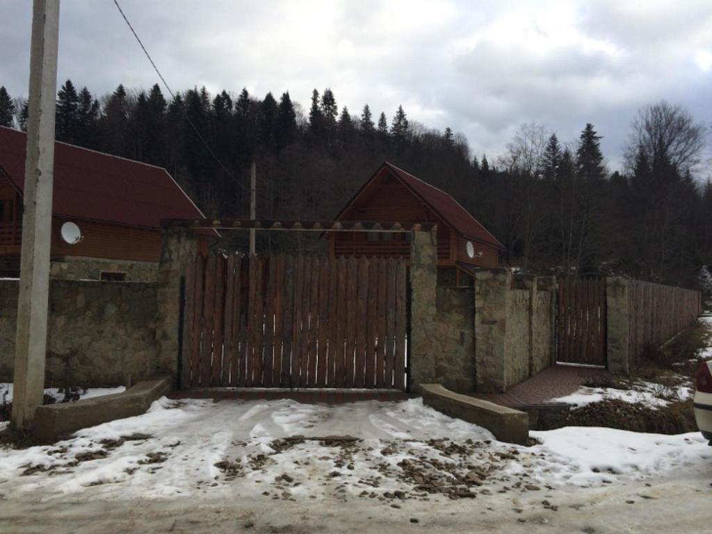 Guest House In Carpathians ミホヴォ エクステリア 写真